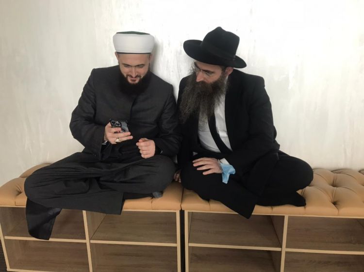 וישבתי בשלום
